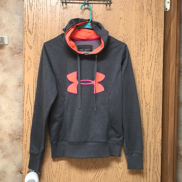 Tops - Under armour hoodie